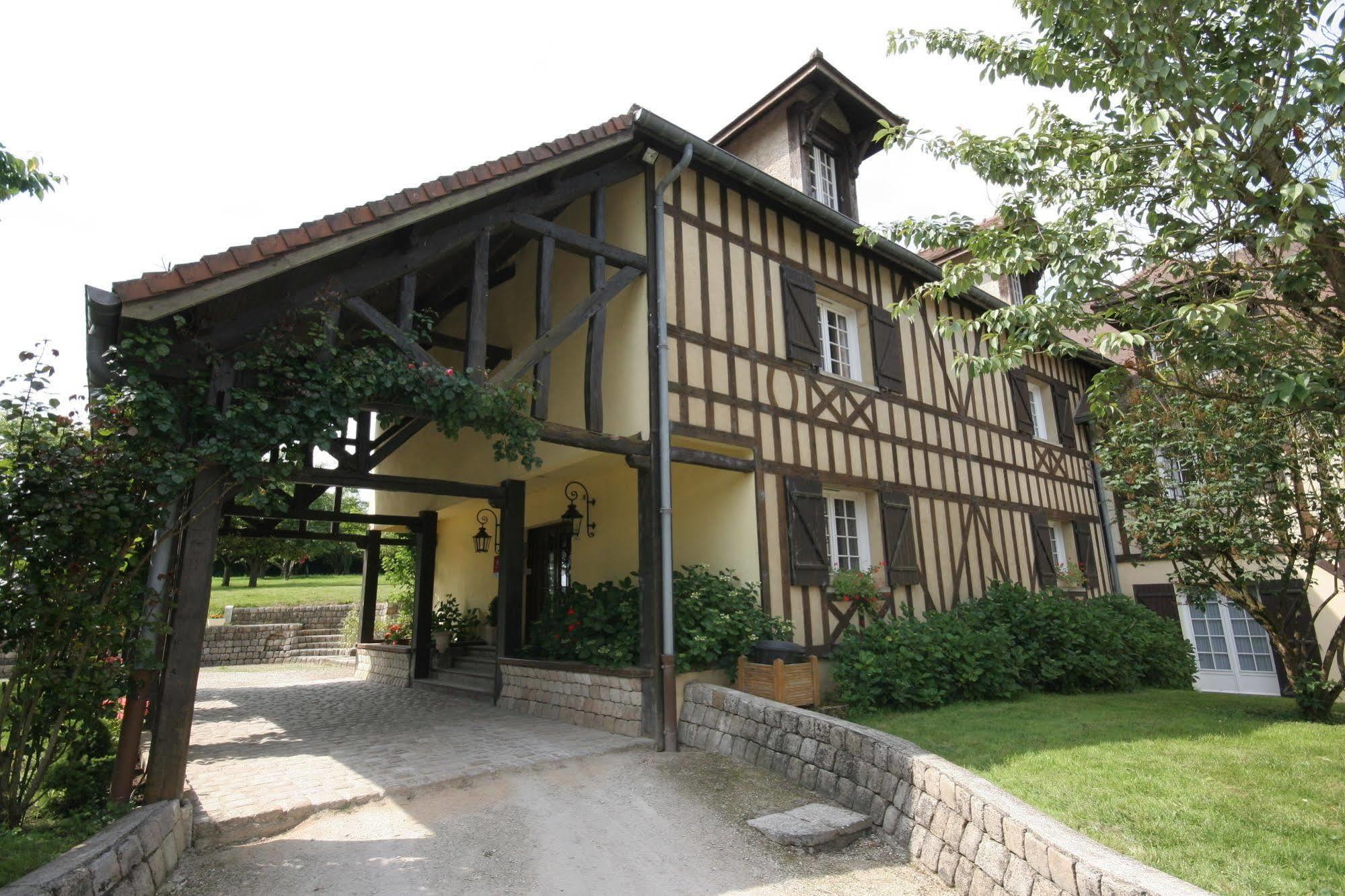 Logis Hotel Relais Paris Bale - Restaurant La Mangeoire Montieramey Esterno foto